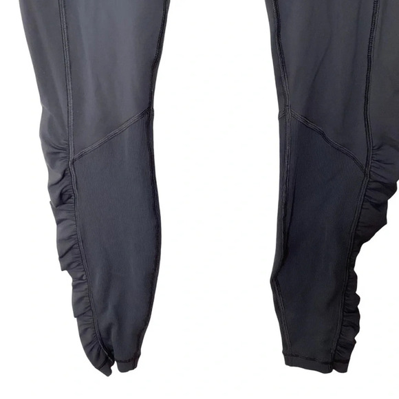 Lululemon Swift Speed Leggings Women Sz 8 Black Green Pocket 7/8 Length Gym EUC - Picture 4 of 6
